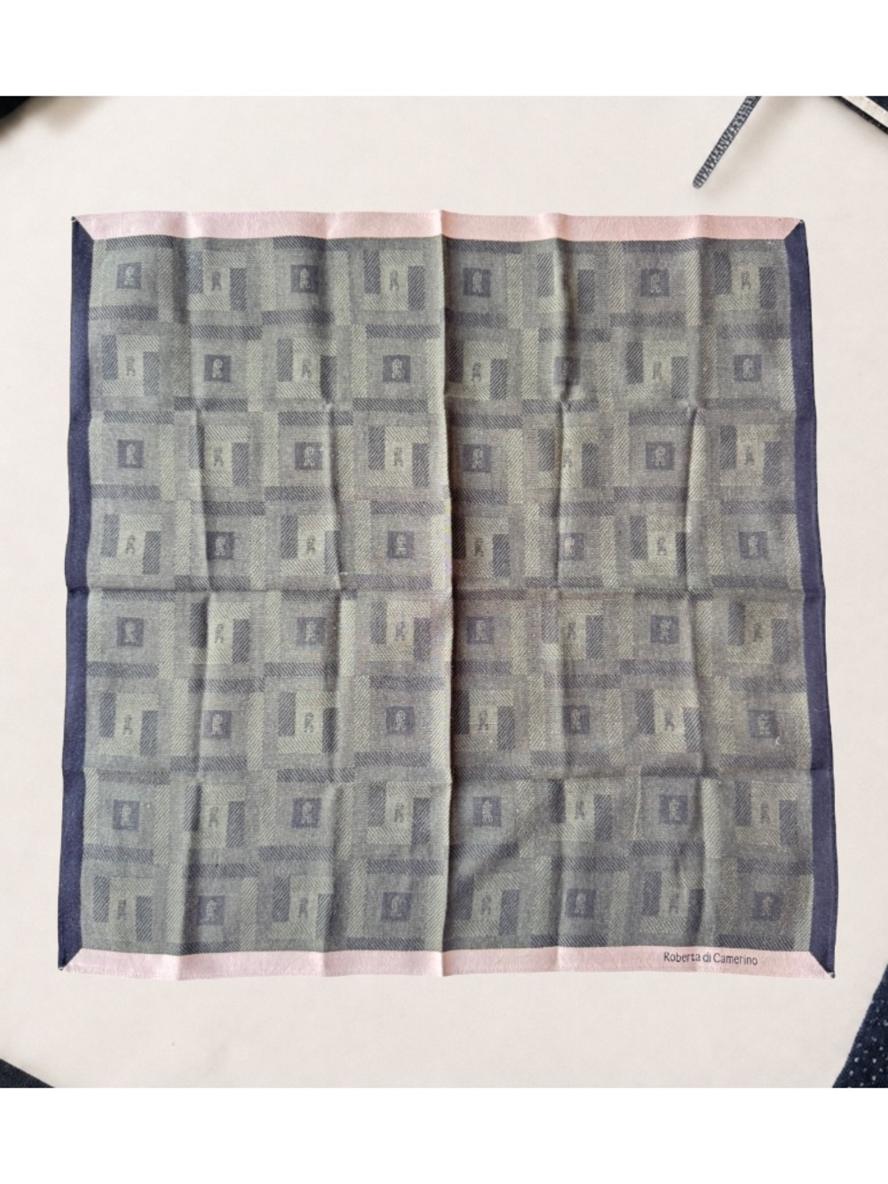 Vintage Roberta di Camerino Handkerchief Pocket Square Green Italian Hanky 17.5"